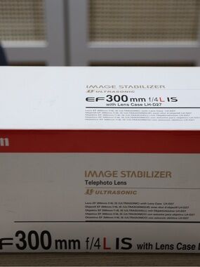 Canon EF 300mm f/4L IS IITelephoto Lens Box - White, Red